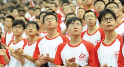 đối tượng thích hợp phẫu thuật điều trị tật khúc xạ