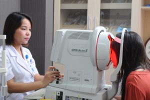 khám mắt cận thị