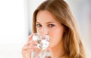 uống nước bảo vệ mắt